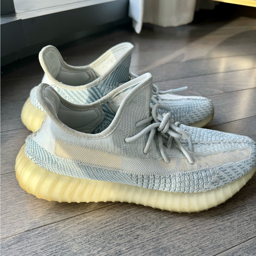 Adidas Yeezy 350 v2 Cloud White